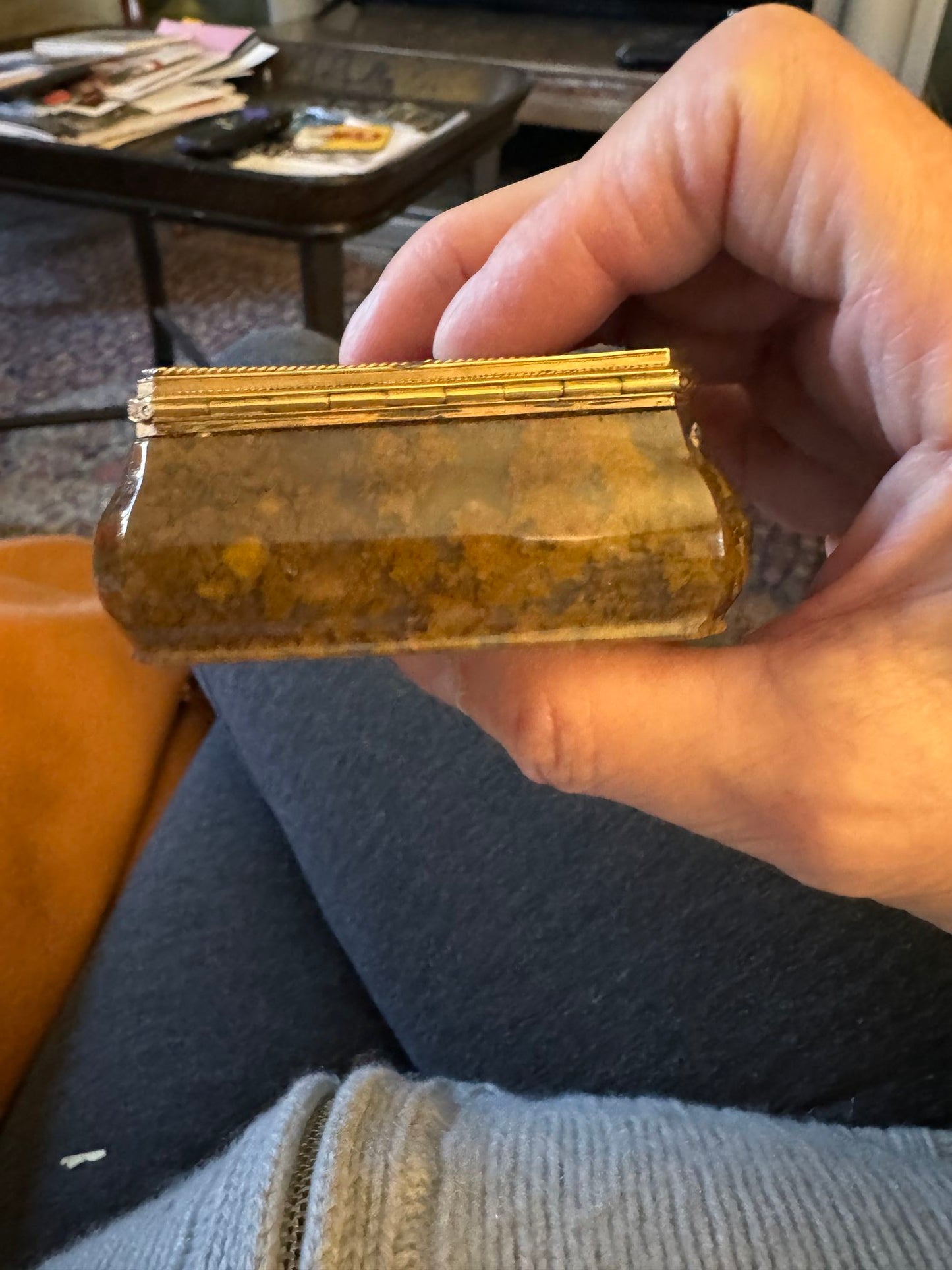 A Gold Mounted Moss Agate Snuff Box