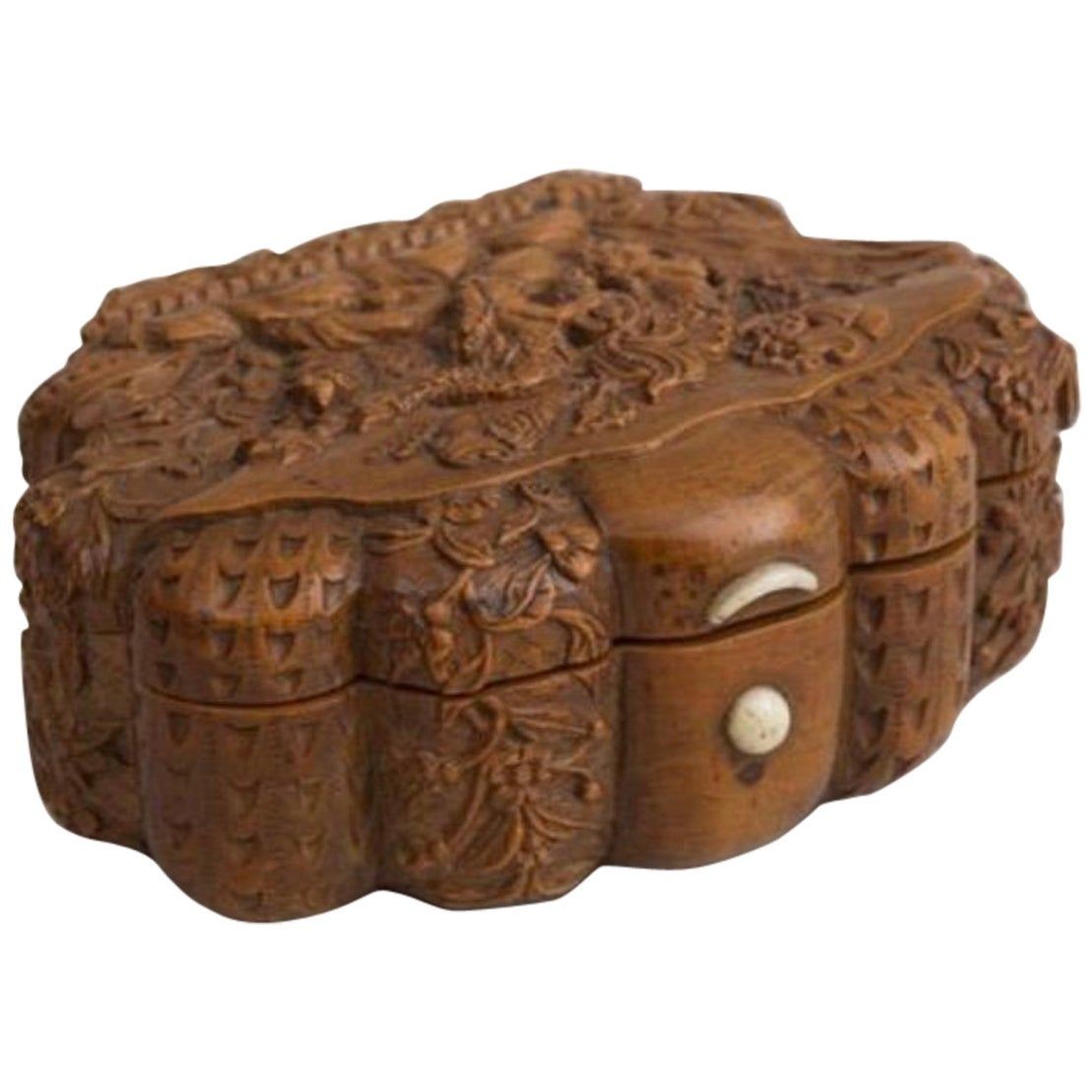 French Carved Snuff Box, Mid-19th Century