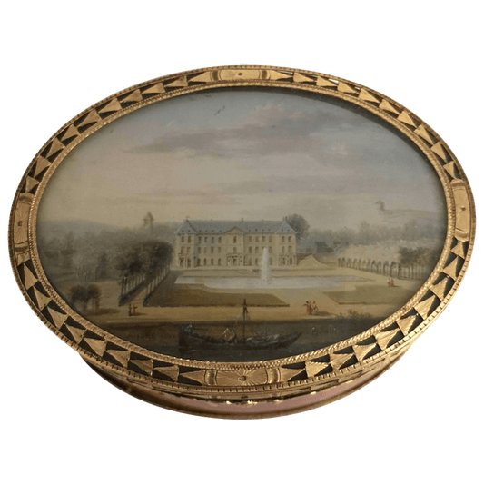 Louis XV Gold-Mounted Lacquer Snuff Box