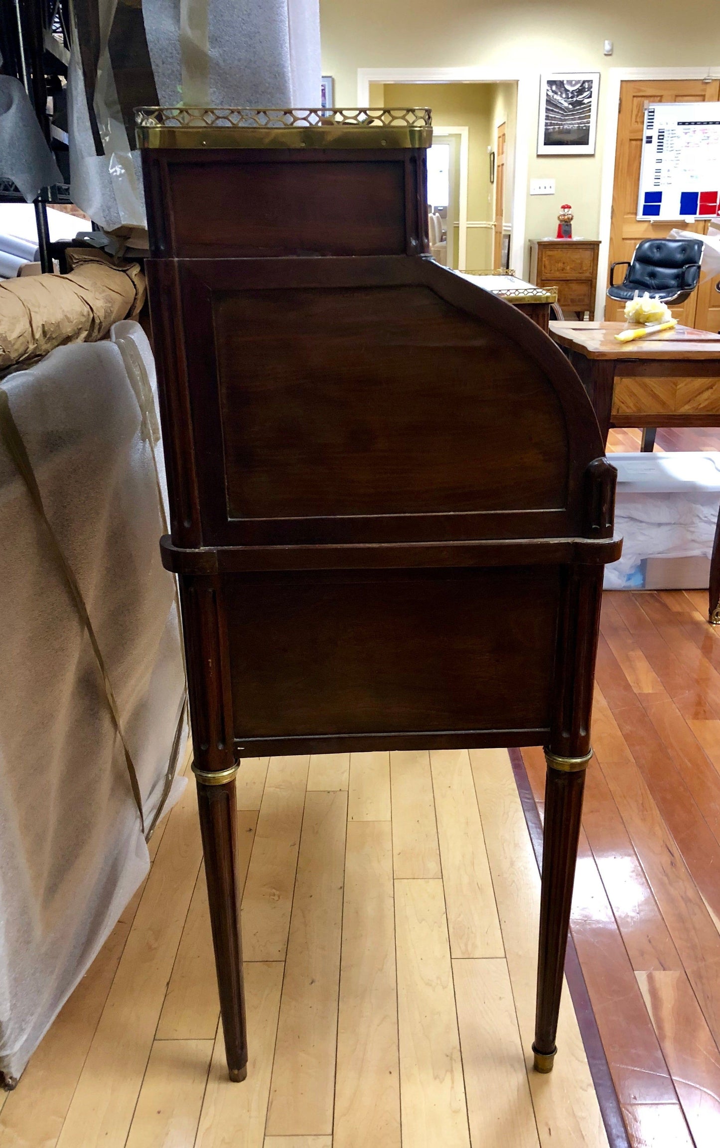 Louis XVI Mahogany and Brass Mounted Bureau a Cylindre, Late 18th Century