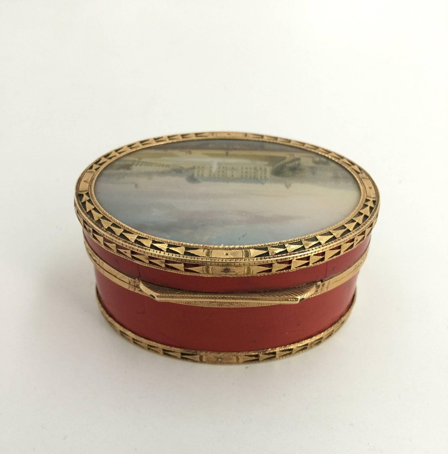 Louis XV Gold-Mounted Lacquer Snuff Box