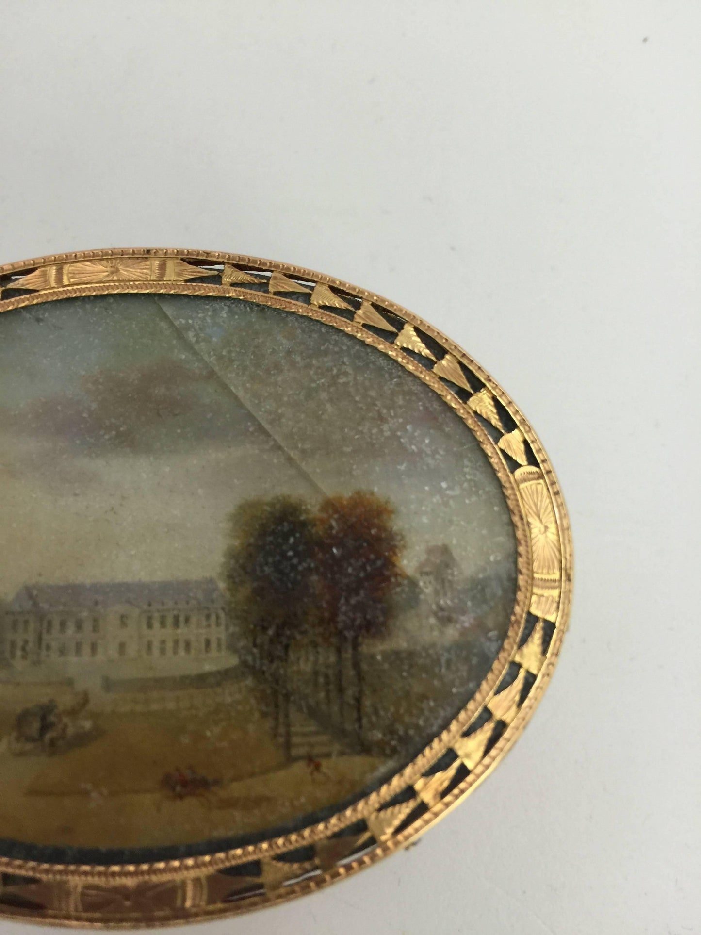 Louis XV Gold-Mounted Lacquer Snuff Box