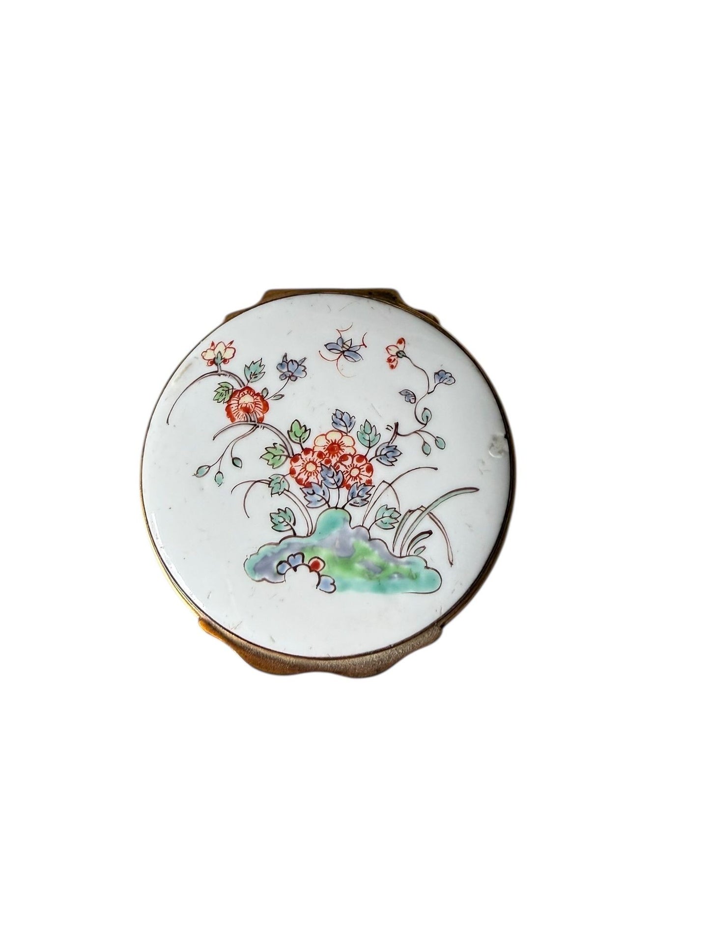Chantilly Kakiemon Circular Soft Paste Snuff Box, circa 1745