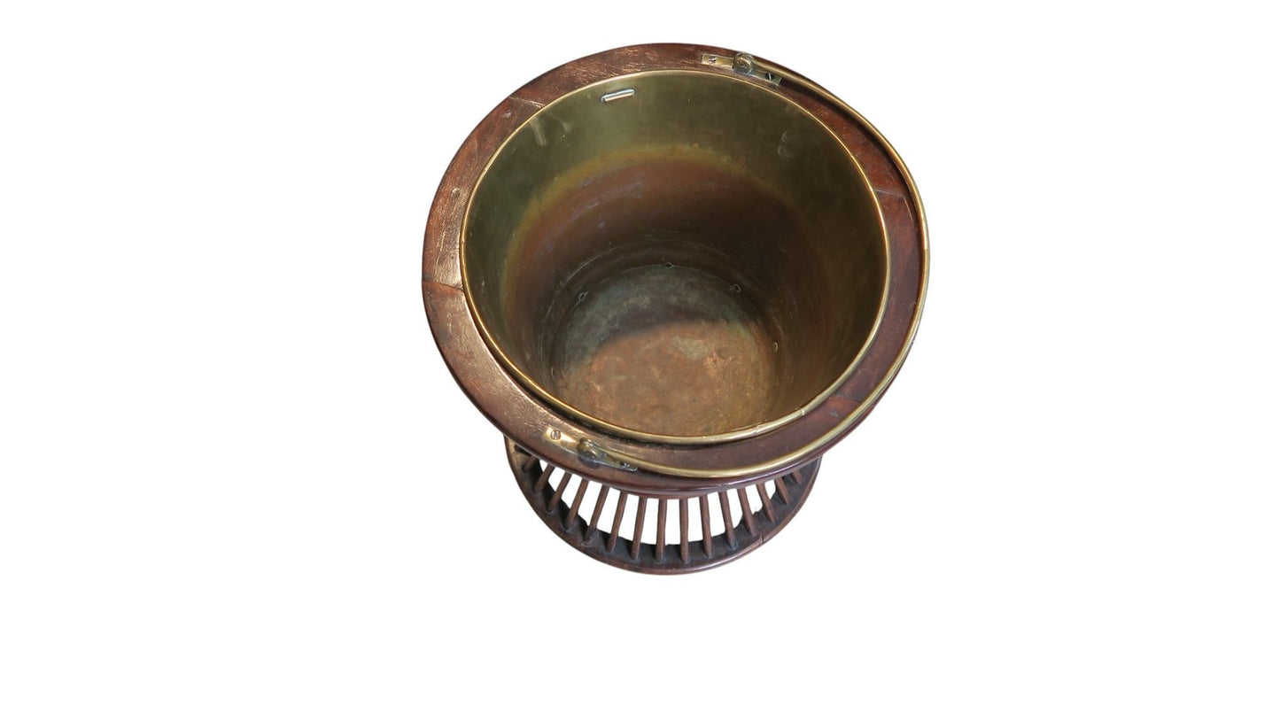 A George III Tapering Mahogany and Brass-lined Reeded Plate Bucket, Early 19th century